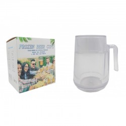 Ποτήρι μπύρας που παγώνει στην κατάψυξη